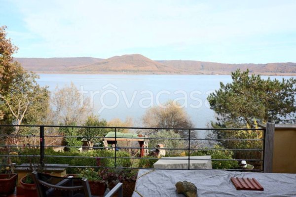 casa indipendente in vendita a Ronciglione