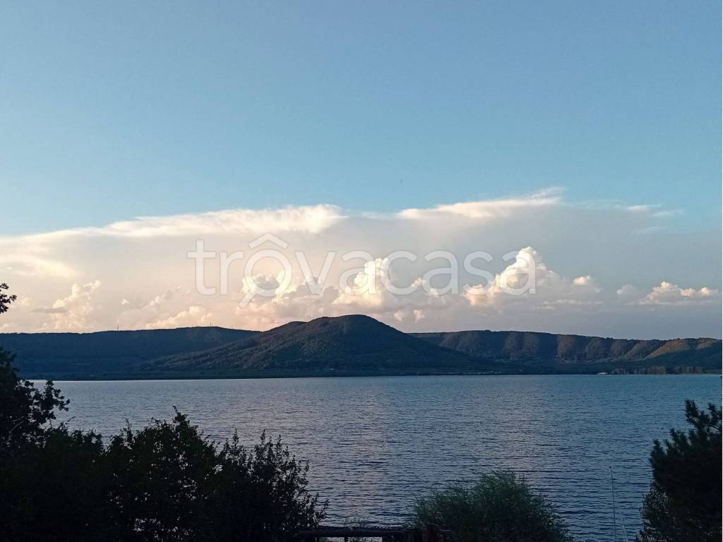 casa indipendente in vendita a Ronciglione