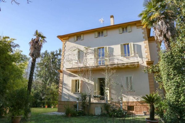 casa indipendente in vendita a Ronciglione