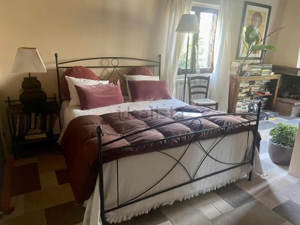 casa indipendente in vendita a Ronciglione