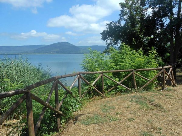 casa indipendente in vendita a Ronciglione