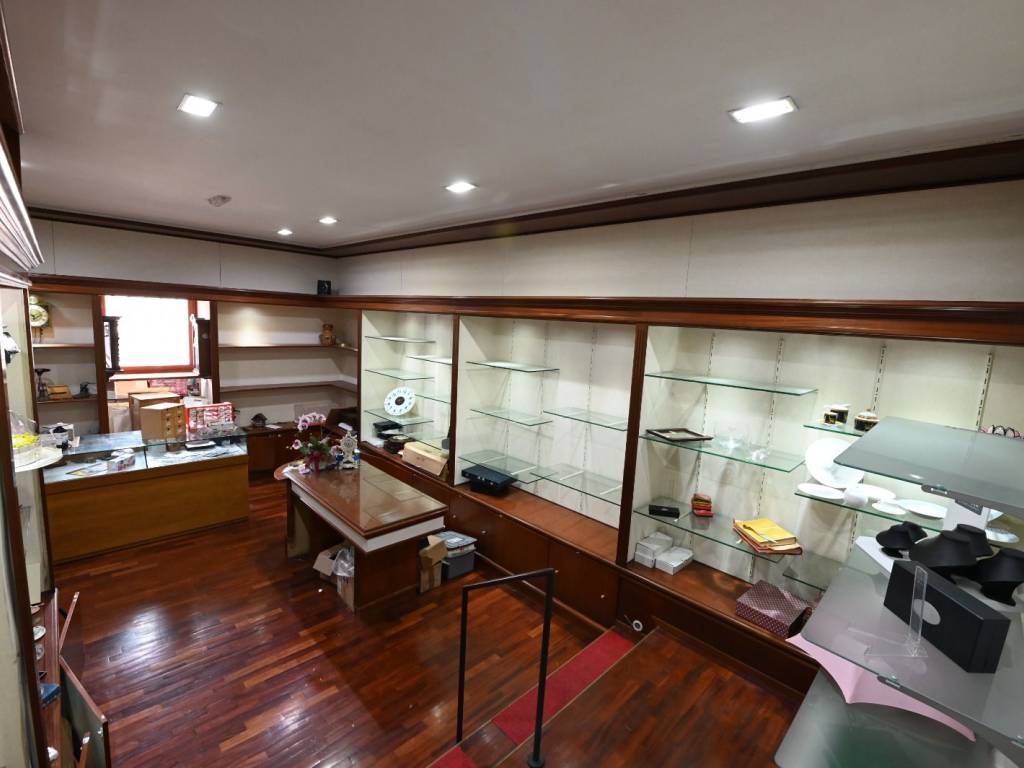 negozio in vendita a Ronciglione