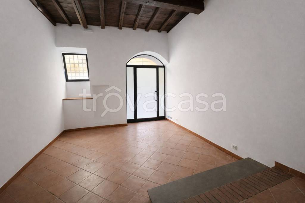 negozio in vendita a Ronciglione