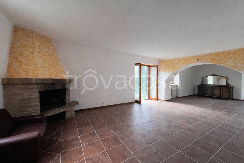 casa indipendente in vendita a Ronciglione