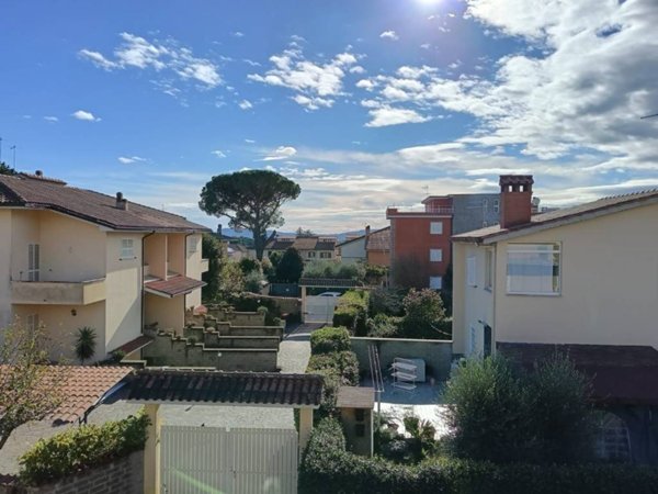 casa indipendente in vendita a Ronciglione