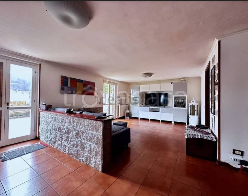 casa indipendente in vendita a Ronciglione