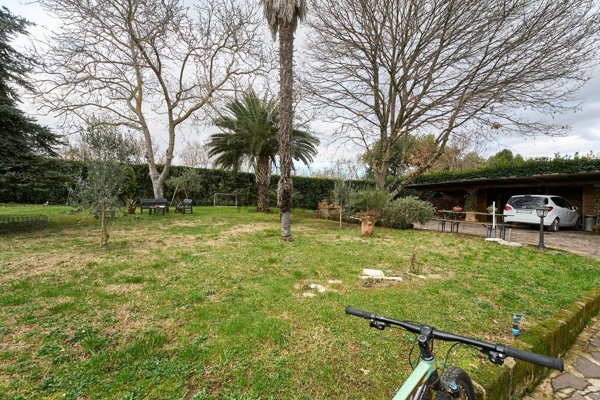 casa indipendente in vendita a Ronciglione