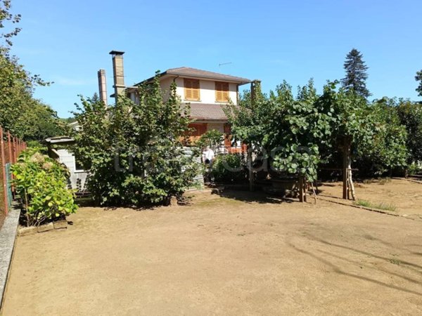 casa indipendente in vendita a Ronciglione