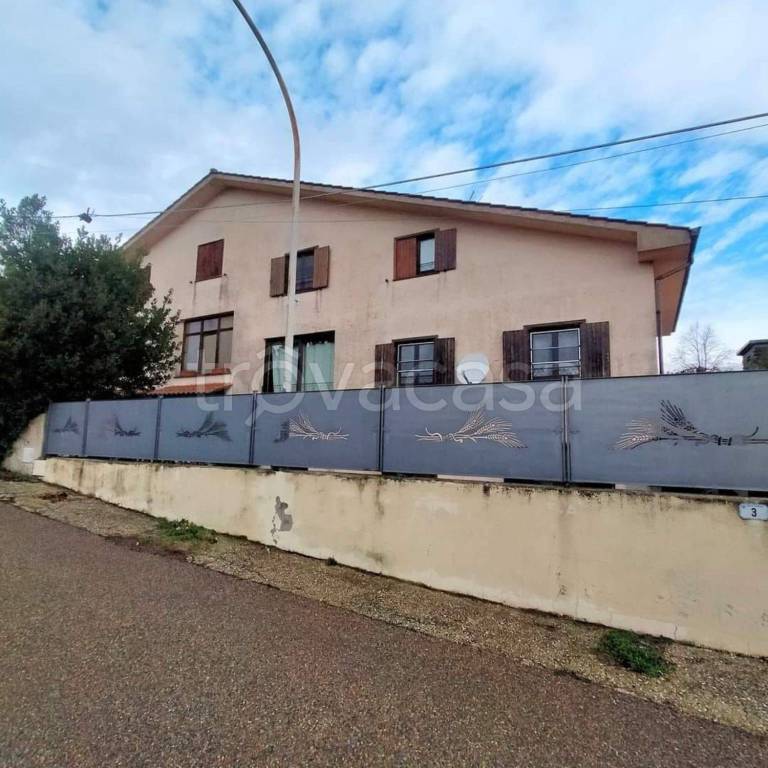 casa indipendente in vendita a Ronciglione