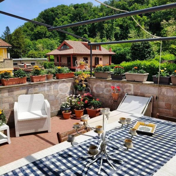 casa indipendente in vendita a Ronciglione