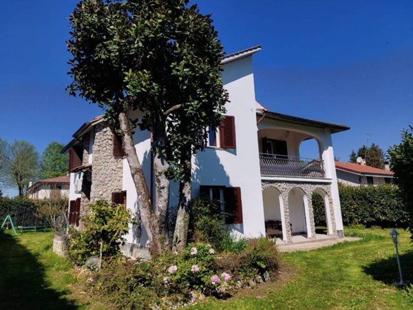 casa indipendente in vendita a Ronciglione