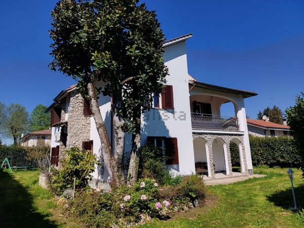 casa indipendente in vendita a Ronciglione