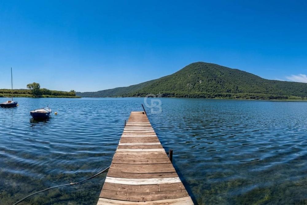casa indipendente in vendita a Ronciglione