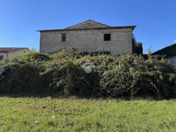 casa indipendente in vendita a Ronciglione