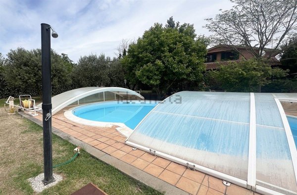 casa indipendente in vendita a Ronciglione
