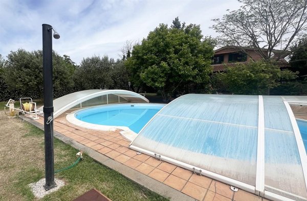 casa indipendente in vendita a Ronciglione