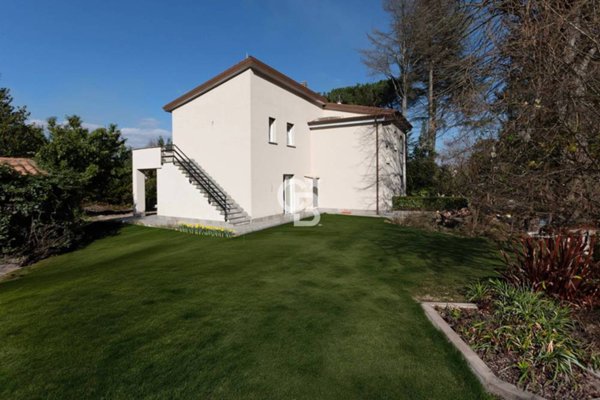 casa indipendente in vendita a Ronciglione