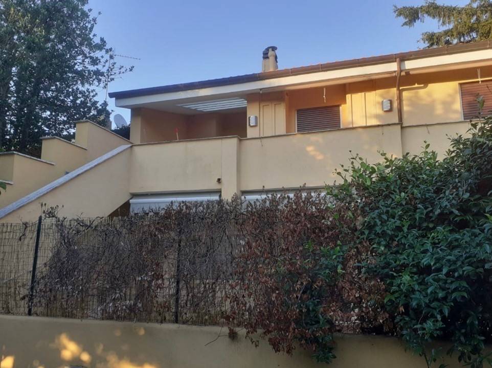 casa indipendente in vendita a Ronciglione