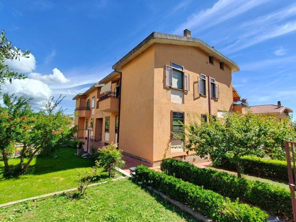 appartamento in vendita a Ronciglione