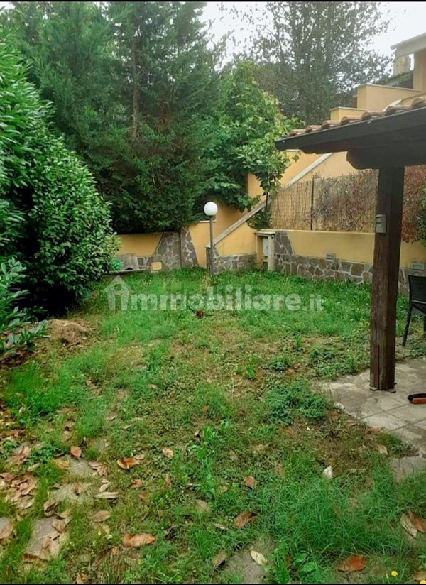 casa indipendente in vendita a Ronciglione