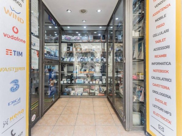 negozio in vendita a Ronciglione