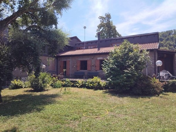 casa indipendente in vendita a Ronciglione