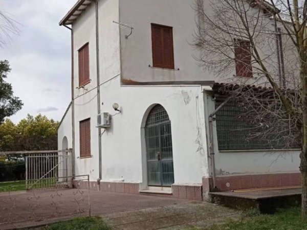 casa indipendente in vendita a Ronciglione