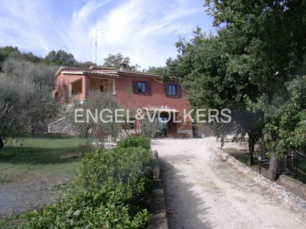 casa indipendente in vendita a Villa San Giovanni in Tuscia
