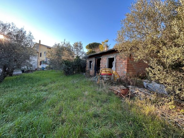 casa indipendente in vendita a Villa San Giovanni in Tuscia