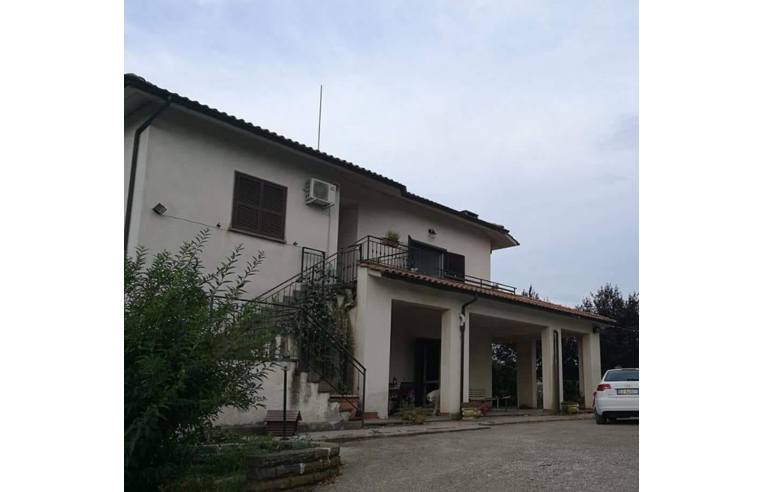 casa indipendente in vendita a Villa San Giovanni in Tuscia