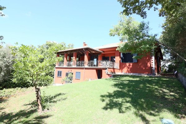 casa indipendente in vendita a Villa San Giovanni in Tuscia