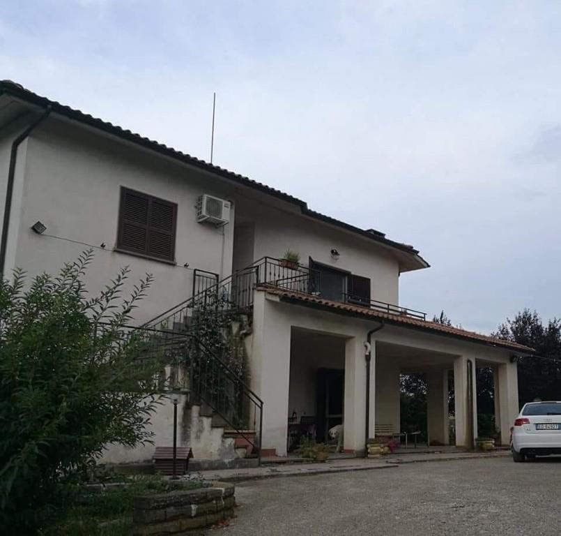 casa indipendente in vendita a Villa San Giovanni in Tuscia
