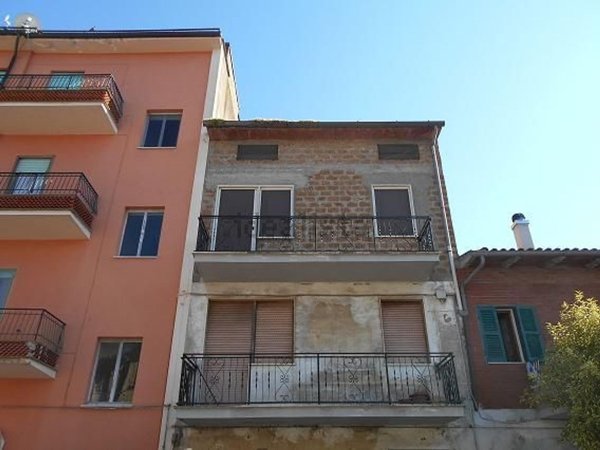 casa indipendente in vendita a Villa San Giovanni in Tuscia