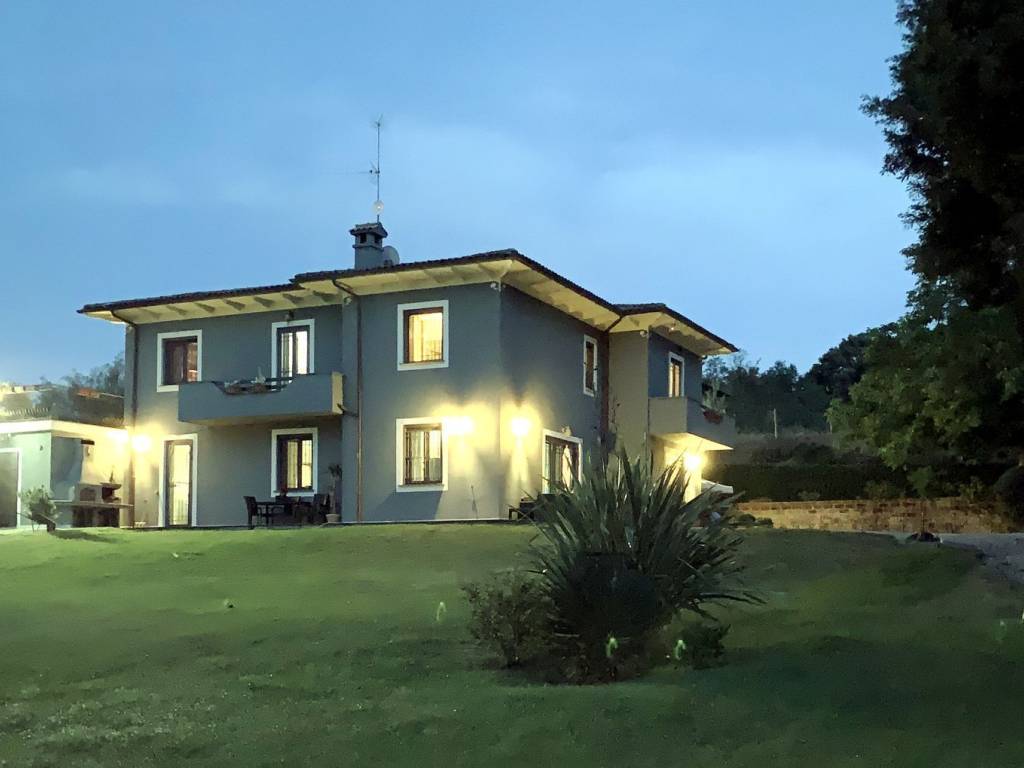 casa indipendente in vendita a San Lorenzo Nuovo