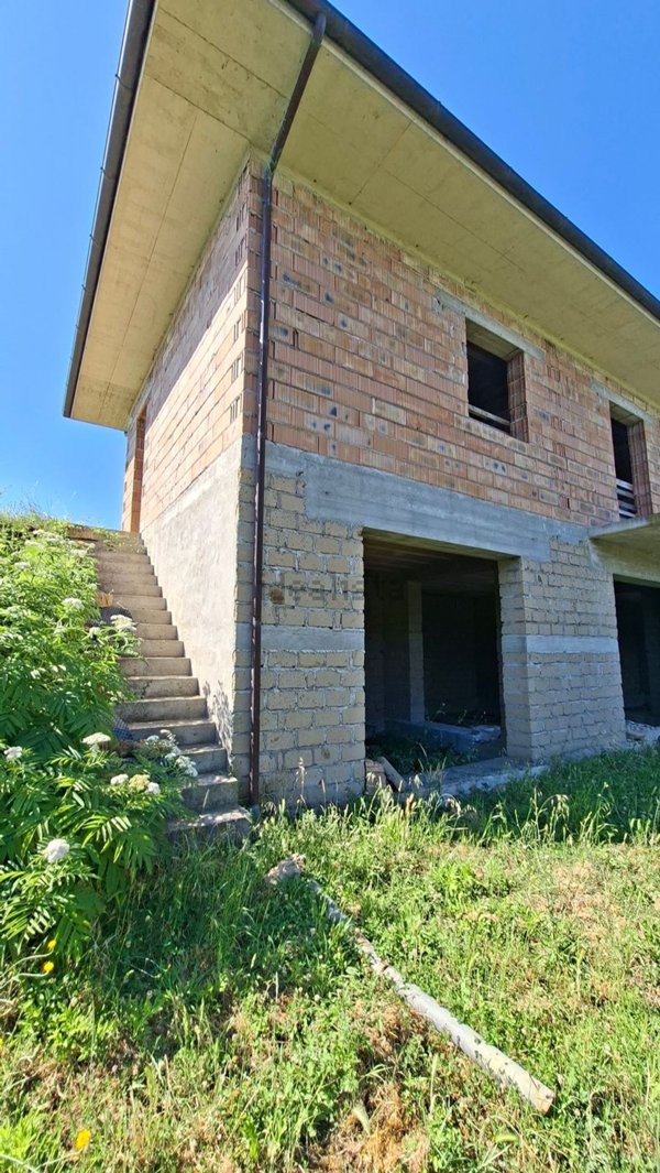 casale in vendita a San Lorenzo Nuovo