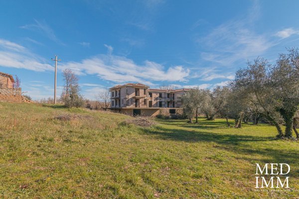 locale di sgombero in vendita a Soriano nel Cimino