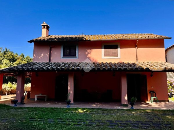 casa indipendente in vendita a Soriano nel Cimino in zona Sant'Eutizio