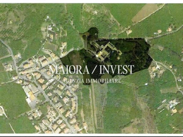 intera palazzina in vendita a Soriano nel Cimino