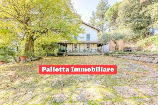 casa indipendente in vendita a Soriano nel Cimino