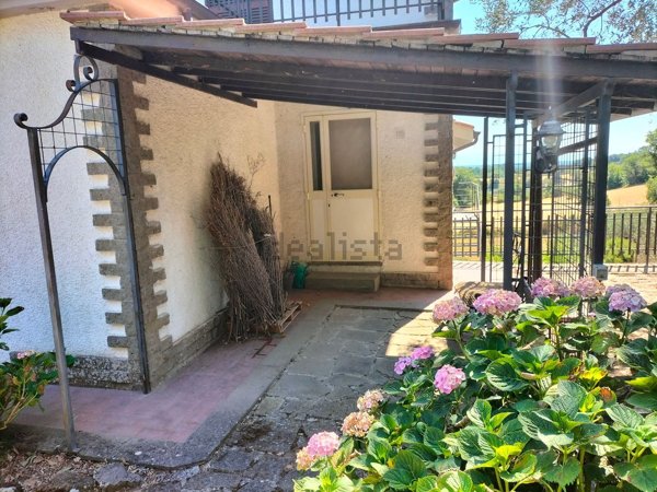casa indipendente in vendita a Soriano nel Cimino