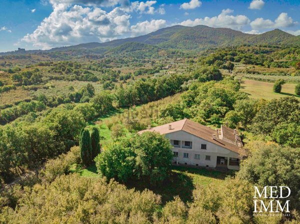 casa indipendente in vendita a Soriano nel Cimino