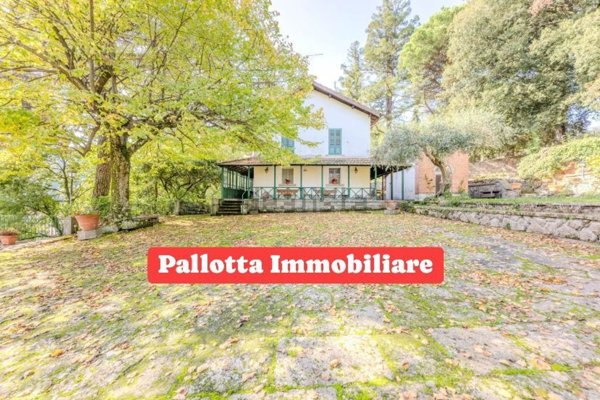 casa indipendente in vendita a Soriano nel Cimino