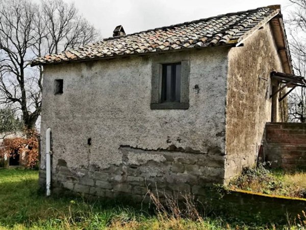 casa indipendente in vendita a Soriano nel Cimino