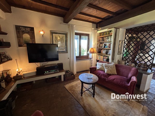 casa indipendente in vendita a Soriano nel Cimino