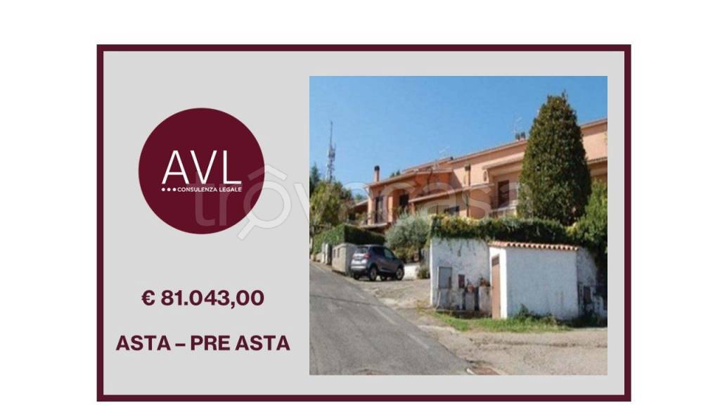 casa indipendente in vendita a Soriano nel Cimino