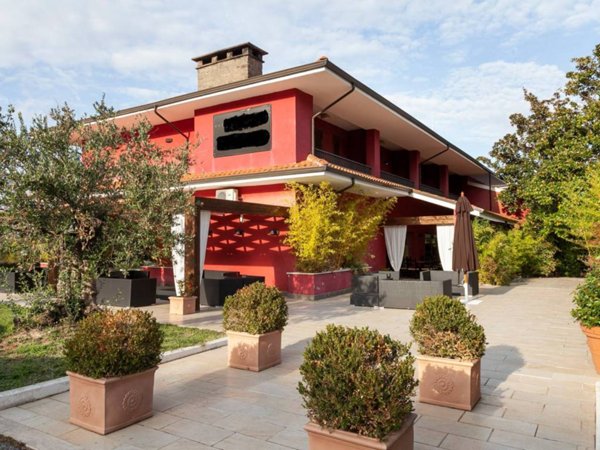 intera palazzina in vendita a Soriano nel Cimino