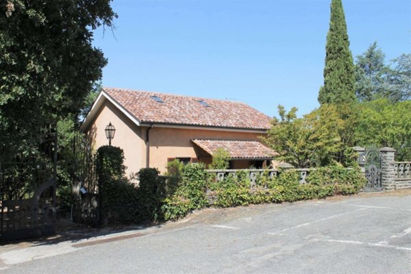casa indipendente in vendita a Soriano nel Cimino in zona Chia