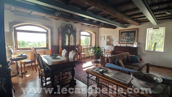 casa indipendente in vendita a Soriano nel Cimino