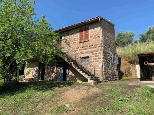 casa indipendente in vendita a Soriano nel Cimino