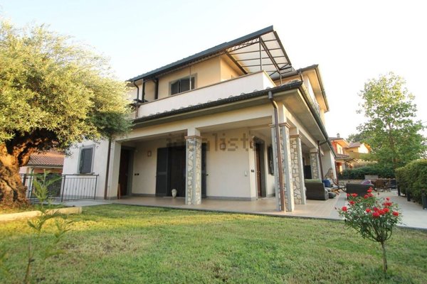 casa indipendente in vendita a Soriano nel Cimino in zona Sant'Eutizio